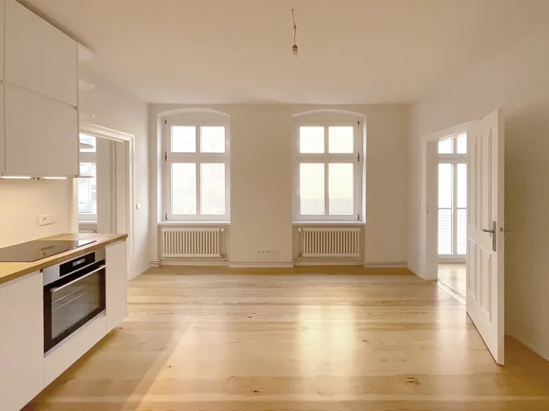 Helles kernsaniertes Apartment im Altbau in Berlin Mitte — photo 1